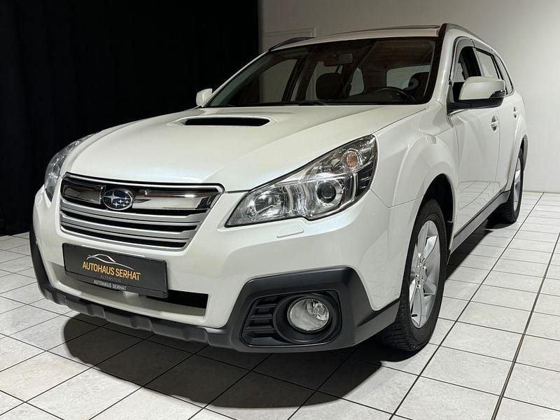 Weiß Gebraucht 2014 Subaru Outback SUV | 9.950 € (Etwas zu teuer) - Bild 1/3