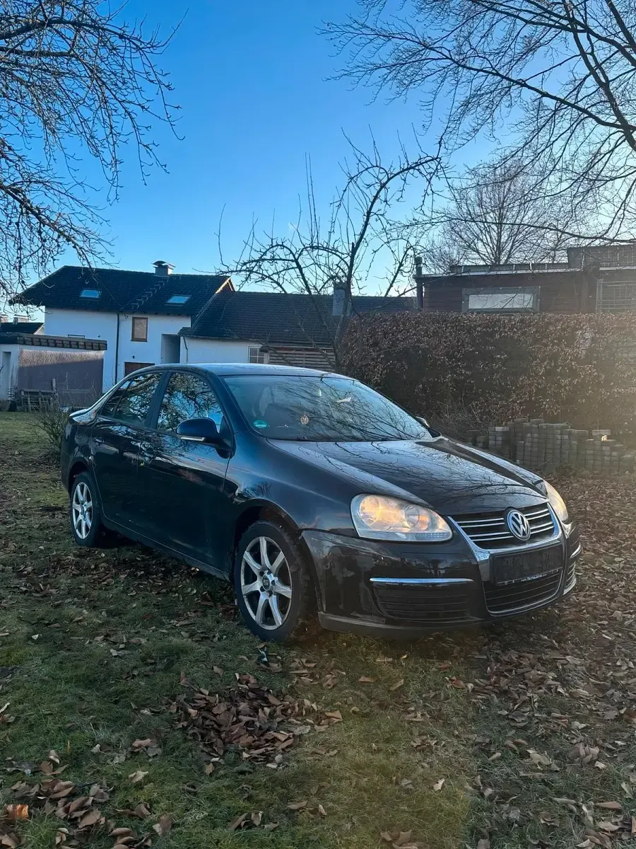 Gebraucht VW Jetta 102 PS (75 kW) 2005 Schwarz Limousine