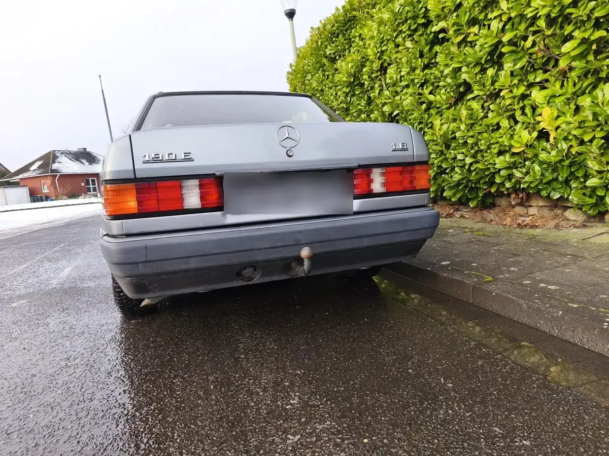 Gebraucht Mercedes 190 109 PS (80 kW) 1992 Grau Limousine