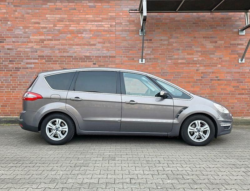 Gebraucht Ford S-MAX Titanium 163 PS (119 kW) 2014 Braun Van / Kleinbus