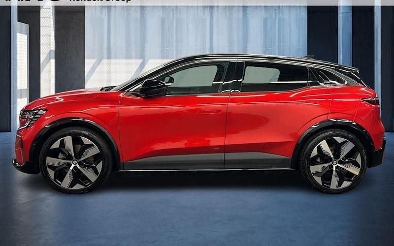 Gebraucht Renault Megane E-Tech Techno 160 kW (218 PS) 2022 Dezirrot mit dach in black pe Limousine