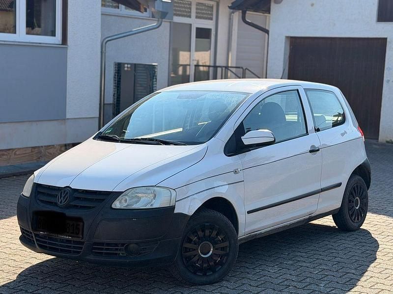 Gebraucht VW Fox 54 PS (39 kW) 2008 Weiß Kleinwagen