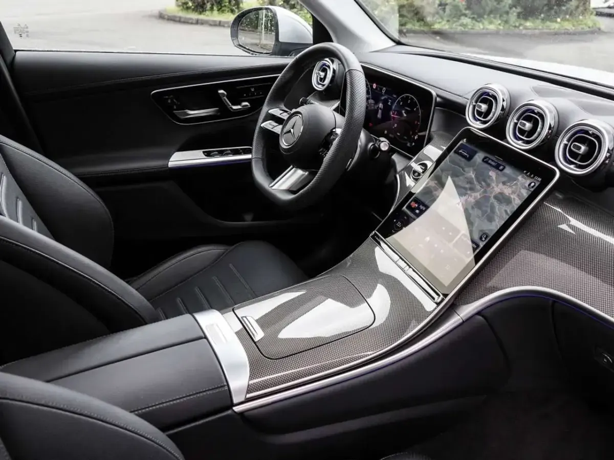 Gebraucht Mercedes GLC300 AMG 269 PS (197 kW) 2025 Silber metalliclack hightechsi SUV