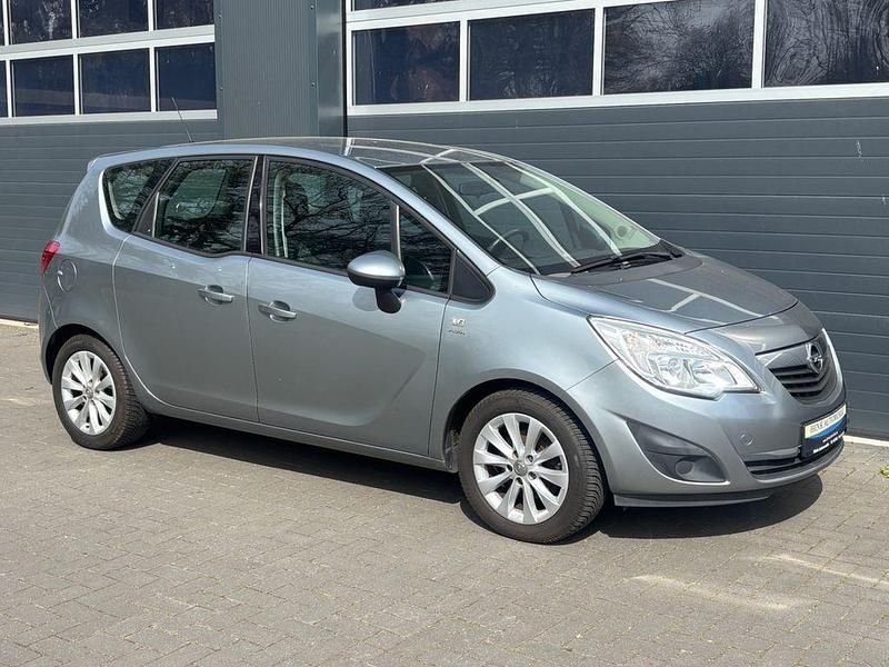 Second-hand Opel Meriva Active 101 CP (74 kW) 2012 Argintiu Monovolum