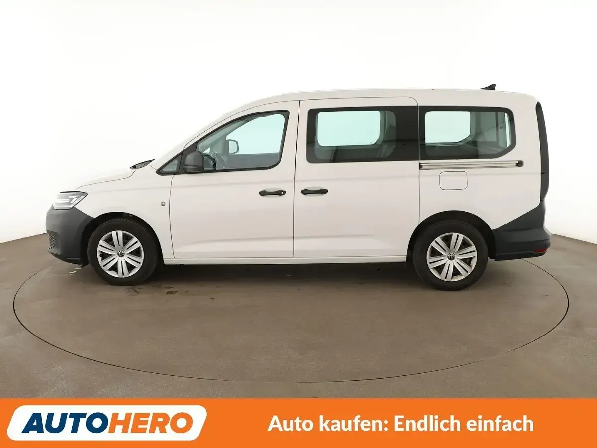 Używany VW Caddy 102 KM (75 kW) 2022 Biały Minivan