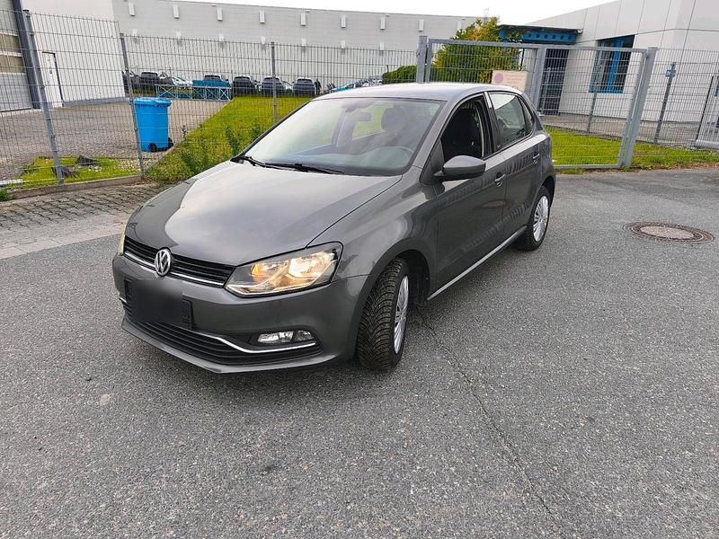 Grau Gebraucht 2016 VW Polo Allstar Kleinwagen | 6.999 € (Guter Preis) - Bild 1/4