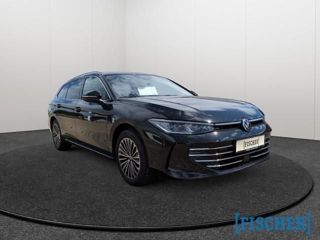 Gebraucht VW Passat Elegance 150 PS (110 kW) 2024 Grau Kombi