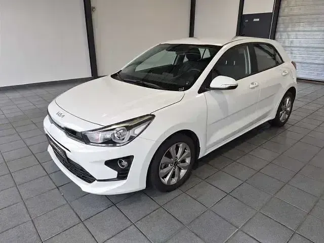 Gebraucht Kia Rio Vision 101 PS (74 kW) 2023 Weiß Limousine