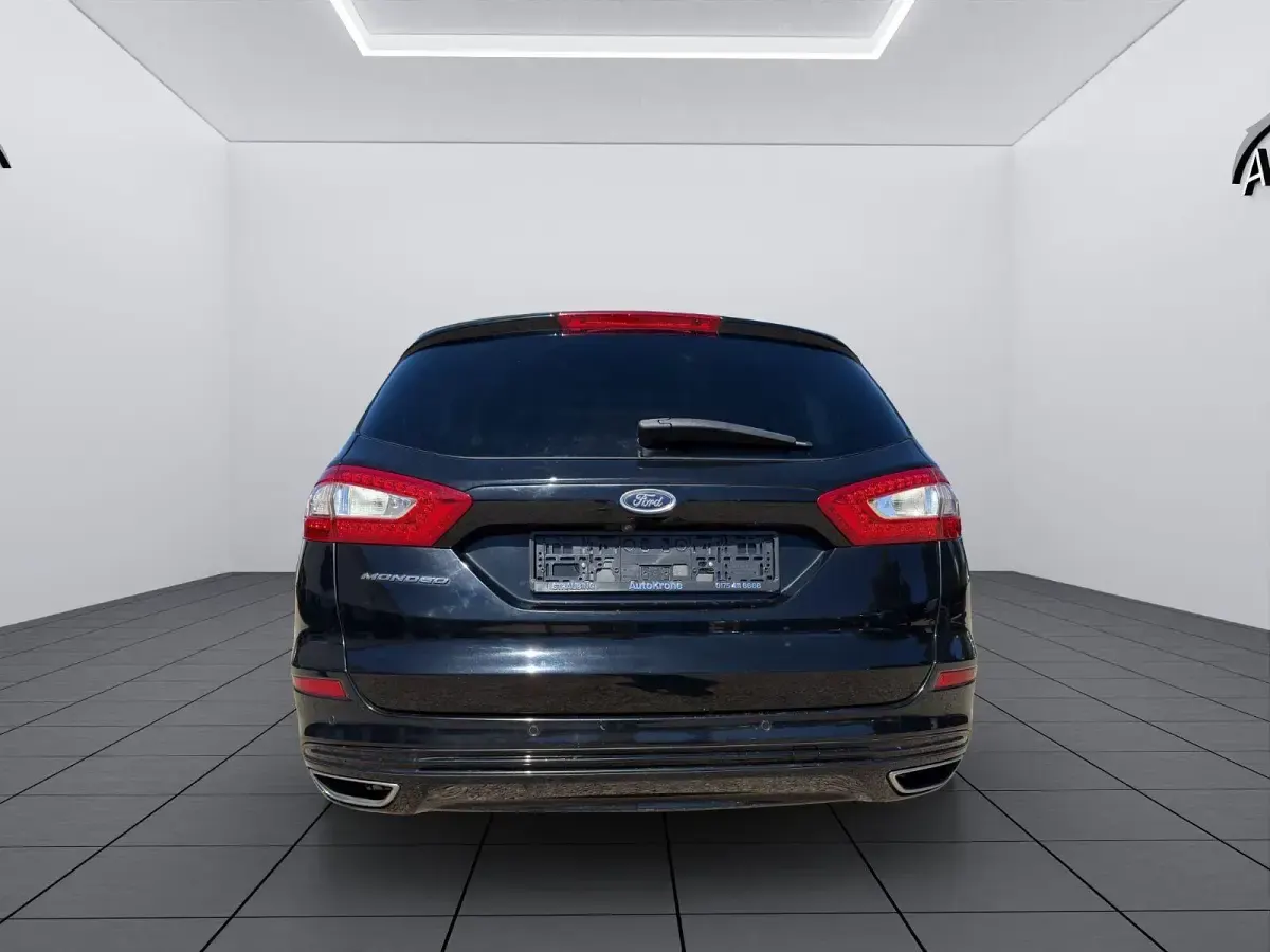 Gebraucht Ford Mondeo Titanium 179 PS (131 kW) 2018 Schwarz Kombi