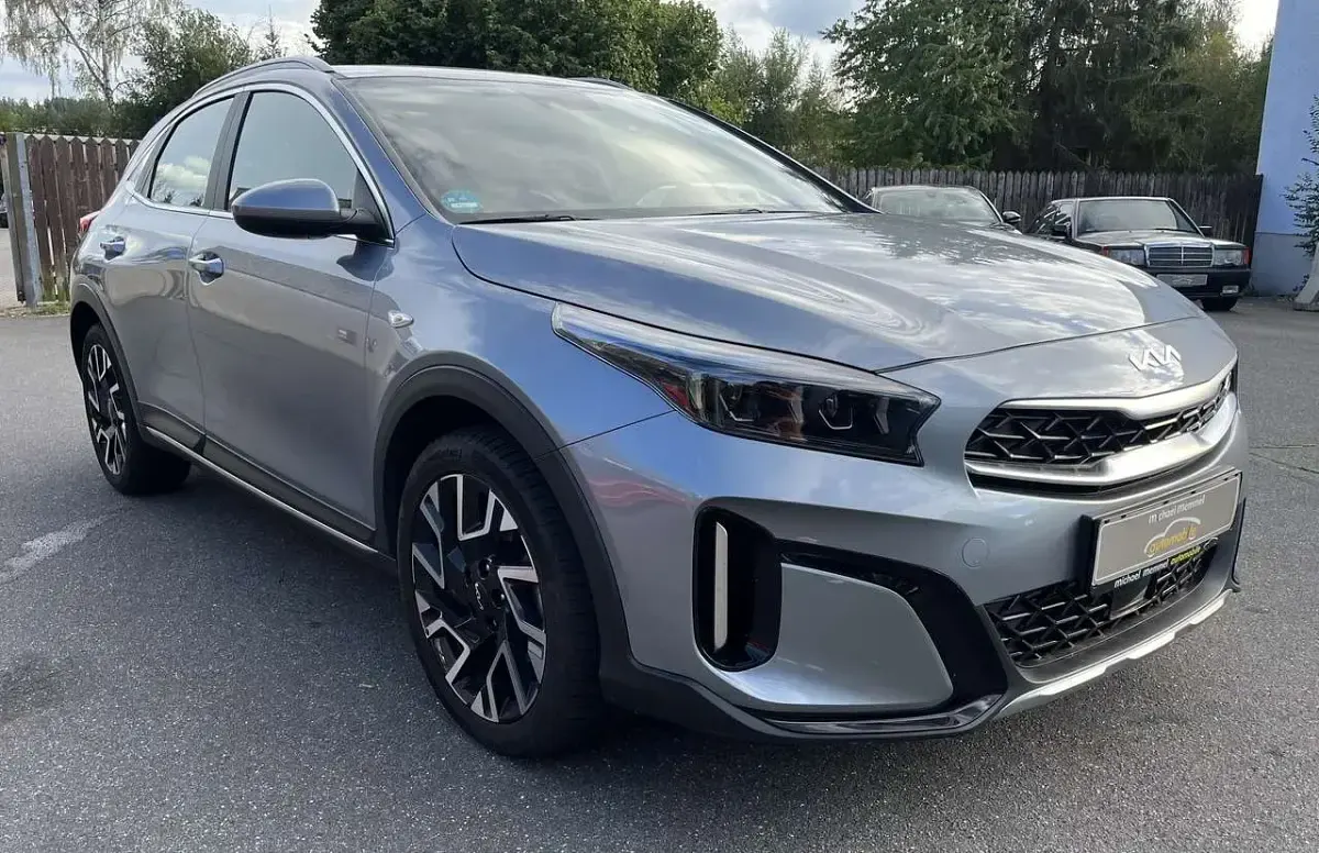 Gebraucht Kia XCeed Vision 160 PS (117 kW) 2024 (css) lunarsilber met. SUV