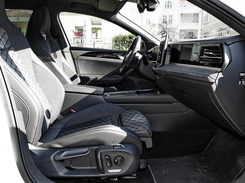 Gebraucht VW Passat R-line 150 PS (110 kW) 2024 Weiß Kombi