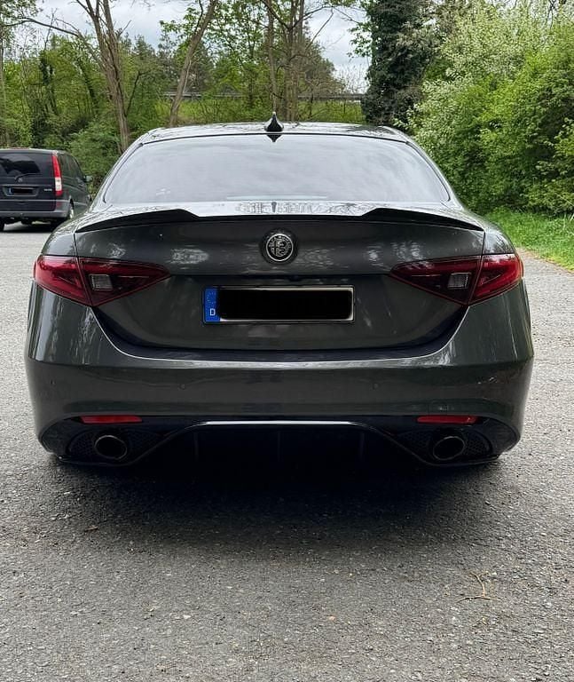 Gebraucht Alfa Romeo Giulia Super 179 PS (131 kW) 2016 Grau Limousine