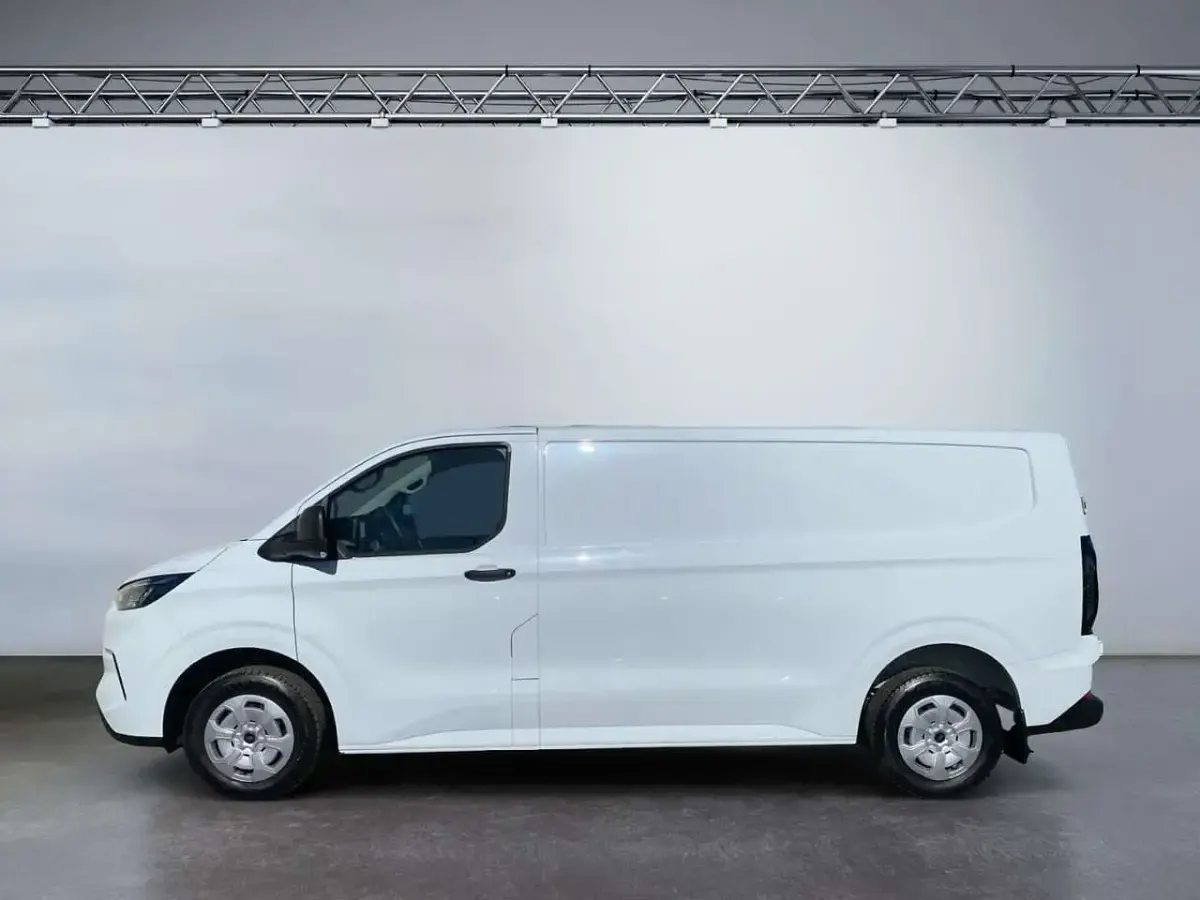 Gebraucht Ford Transit Custom Trend 136 PS (100 kW) 2025 Frostweiß Van
