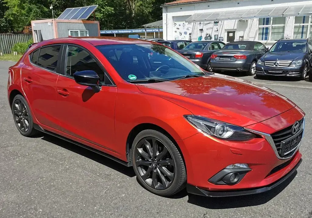 Gebraucht Mazda 3 Nakama 150 PS (110 kW) 2016 Rot Limousine