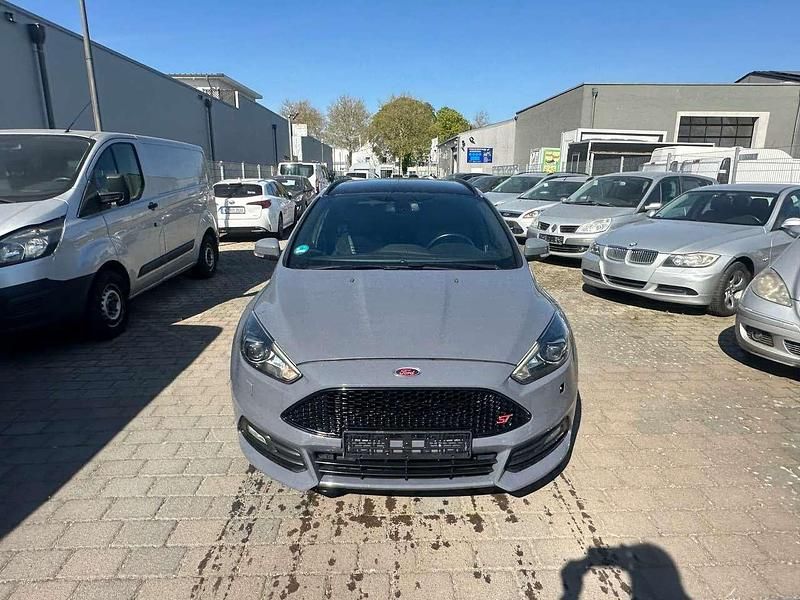 Gebraucht Ford Focus ST 185 PS (136 kW) 2016 Slategrau Kombi