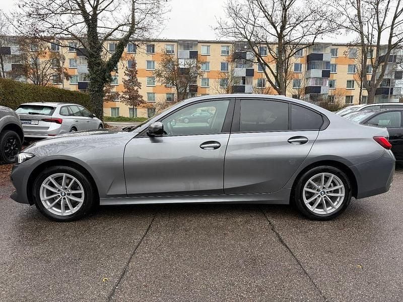 Gebraucht BMW 320 190 PS (139 kW) 2023 Grau Limousine