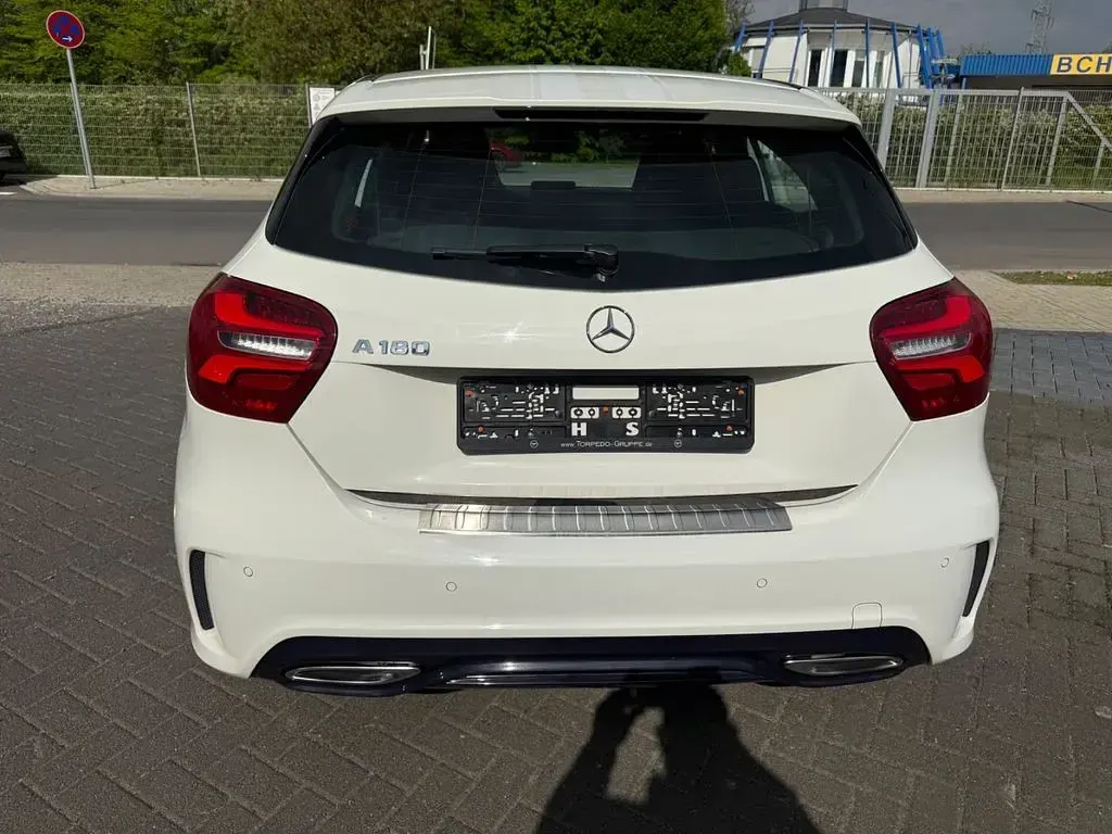 Gebraucht Mercedes A180 Edition 122 PS (89 kW) 2017 Weiß Limousine