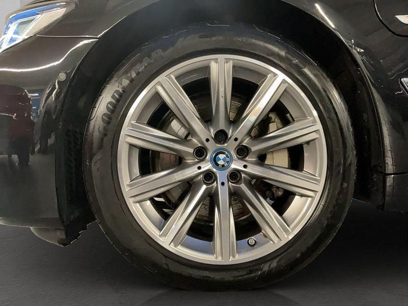 Gebraucht BMW 530e Performance 292 PS (214 kW) 2024 Schwarz Limousine