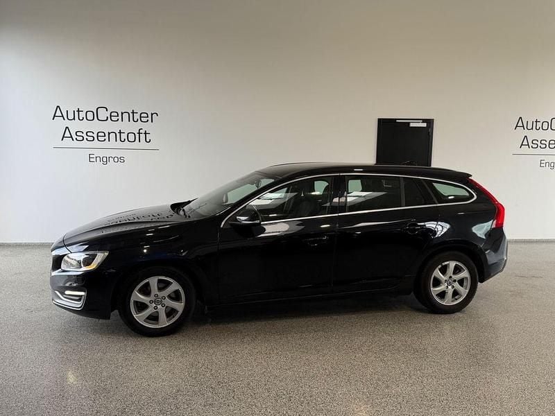 Schwarz Gebraucht 2013 Volvo V60 Momentum Kombi | 5.500 € (Fairer Preis) - Bild 1/3