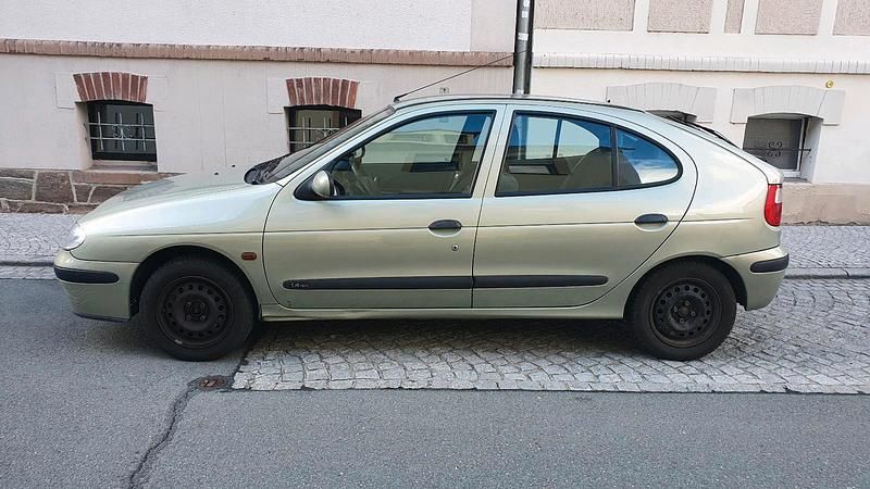 Gebraucht 2002 Renault Mégane II Limousine | 2.200 € - Bild 1/4