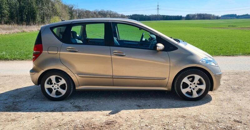 Gold Gebraucht 2005 Mercedes A170 Avantgarde Kleinwagen | 4.290 € (Etwas zu teuer) - Bild 1/4