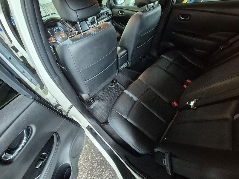 Gebraucht Nissan Leaf Tekna 110 kW (150 PS) 2021 Weiß Kleinwagen