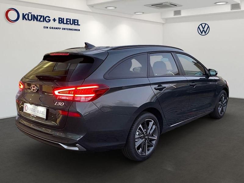 Gebraucht Hyundai i30 Advantage 101 PS (74 kW) 2025 Cypress green / mic Kombi