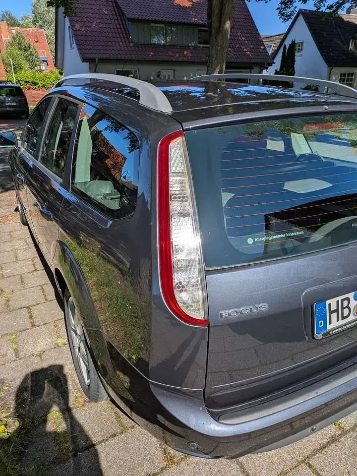 Używany Ford Focus Style 109 KM (80 kW) 2010 Szary Kombi