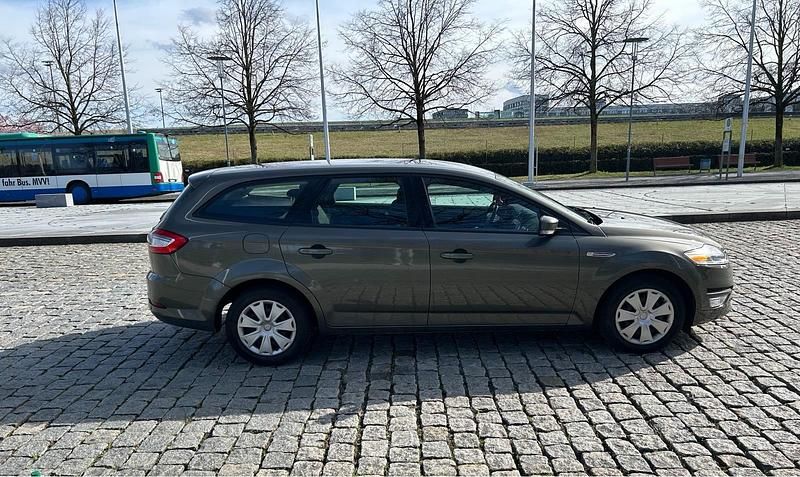 Gebraucht Ford Mondeo 140 PS (102 kW) 2011 Grün Kombi
