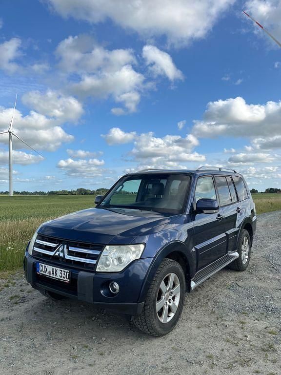 Blau Gebraucht 2008 Mitsubishi Pajero Intense SUV | 9.000 € (Fairer Preis) - Bild 1/4
