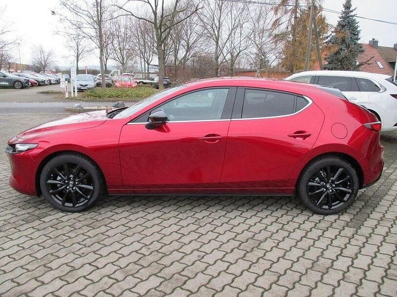 Neu Mazda 3 Nagisa 140 PS (102 kW) 2025 Soul red crystal m Limousine