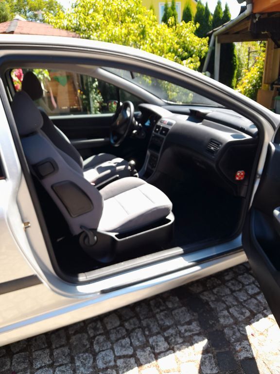 Silber Gebraucht 2002 Peugeot 307 Platinum Limousine | 2.999 € (Etwas zu teuer) - Bild 1/2