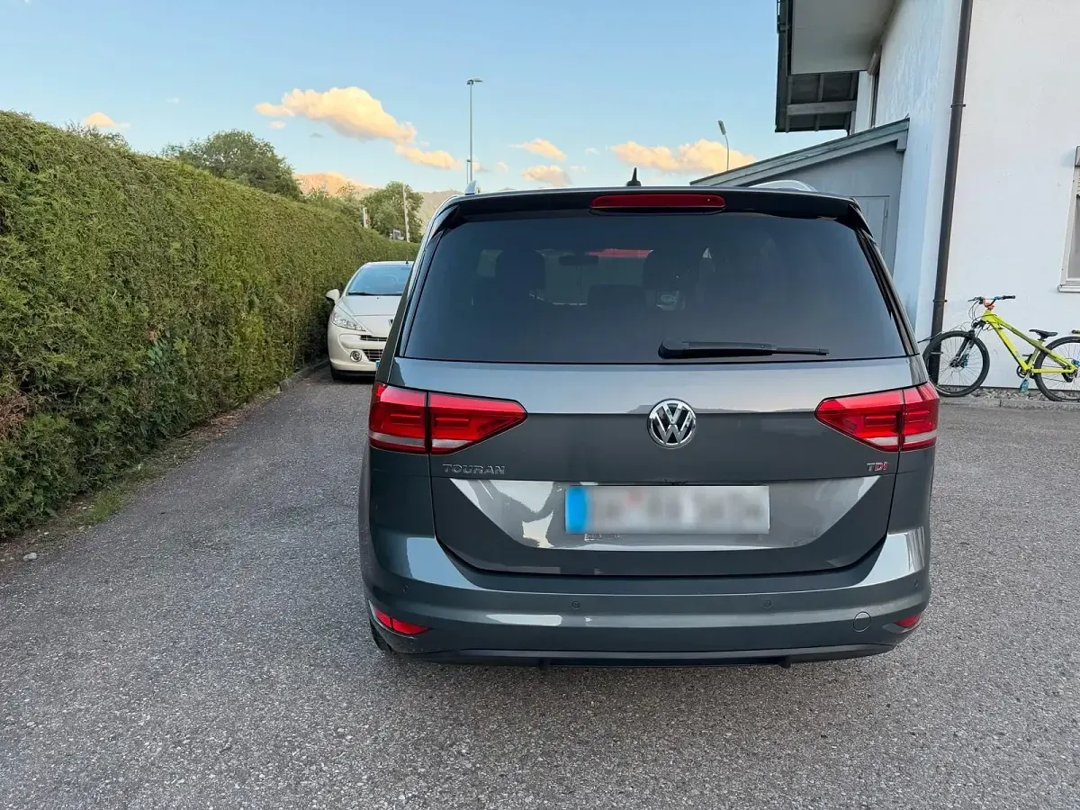 Gebraucht VW Touran Sound 116 PS (85 kW) 2017 Grau Van / Kleinbus