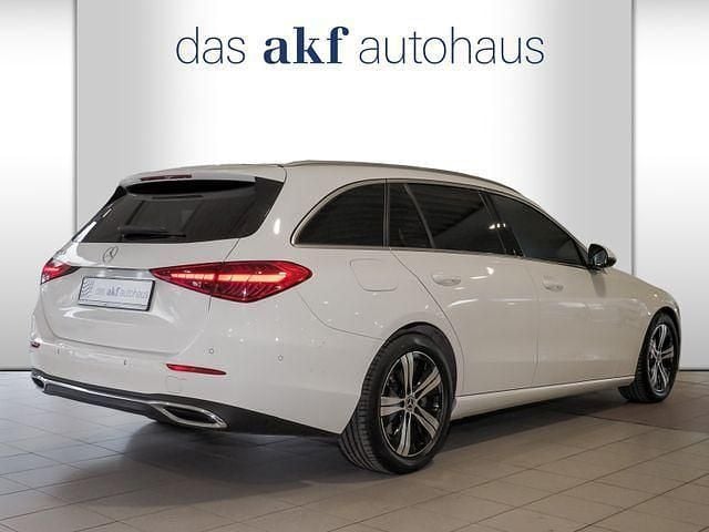 Gebraucht Mercedes C200 Avantgarde 184 PS (135 kW) 2022 Weiß Kombi
