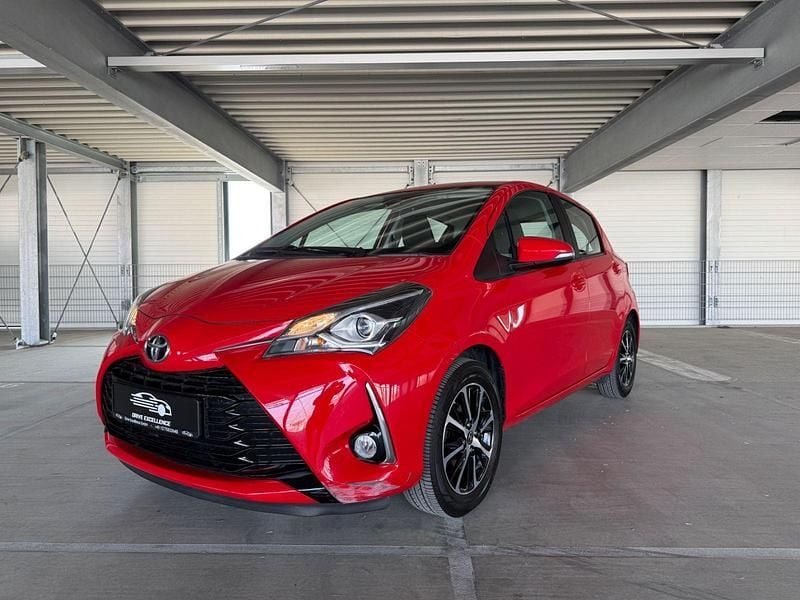 Gebraucht Toyota Yaris 111 PS (81 kW) 2018 Rot Kleinwagen