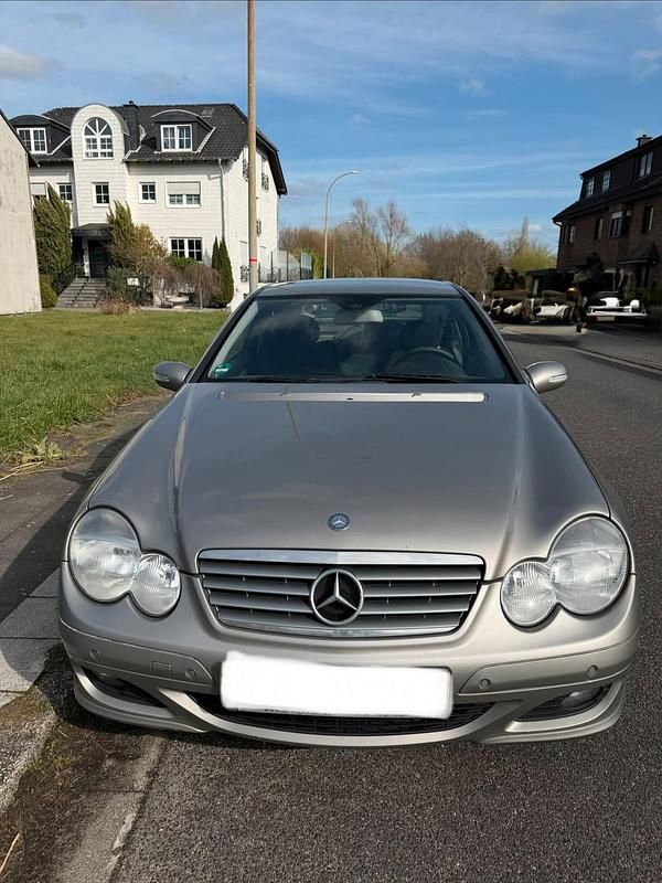 Gebraucht Mercedes CLC180 143 PS (105 kW) 2008 Beige Kleinwagen