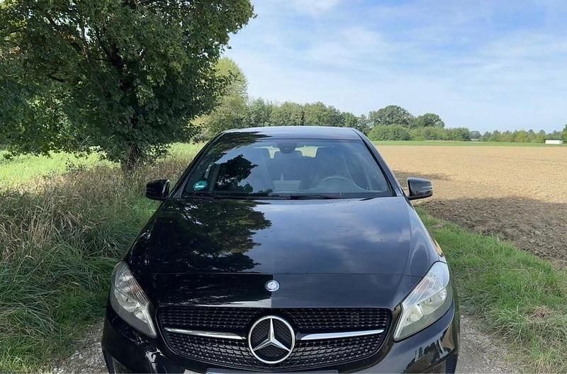 Gebraucht Mercedes A180 108 PS (79 kW) 2016 Schwarz Limousine