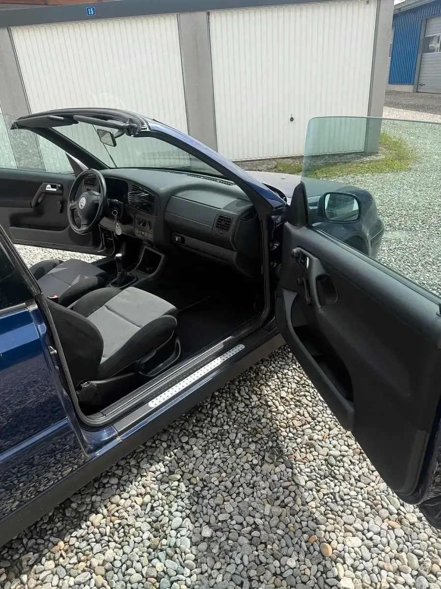 Occasion VW Golf 115 ch (84 kW) 2002 Bleue Cabriolet