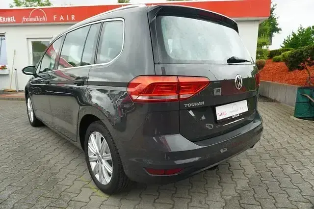 Gebraucht VW Touran Highline 150 PS (110 kW) 2020 Grau Van / Kleinbus