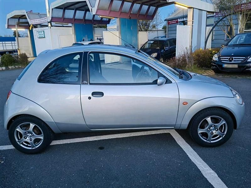 Second-hand Ford Ka 70 CP (51 kW) 2005 Argintiu Hatchback