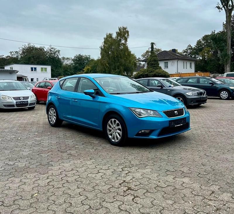 Blau Gebraucht 2016 Seat Leon Limousine | 6.399 € (Superpreis) - Bild 1/4