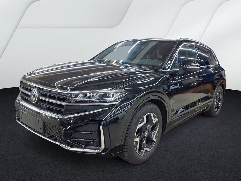 Grenadillschwarz metallic Gebraucht 2025 VW Touareg R-line SUV | 60.890 € (Etwas zu teuer) - Bild 1/4