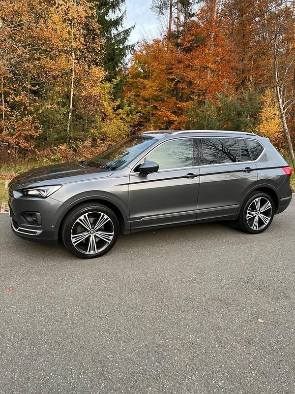 Grau Gebraucht 2020 Seat Tarraco 4Drive SUV | 24.900 € (Superpreis) - Bild 1/4