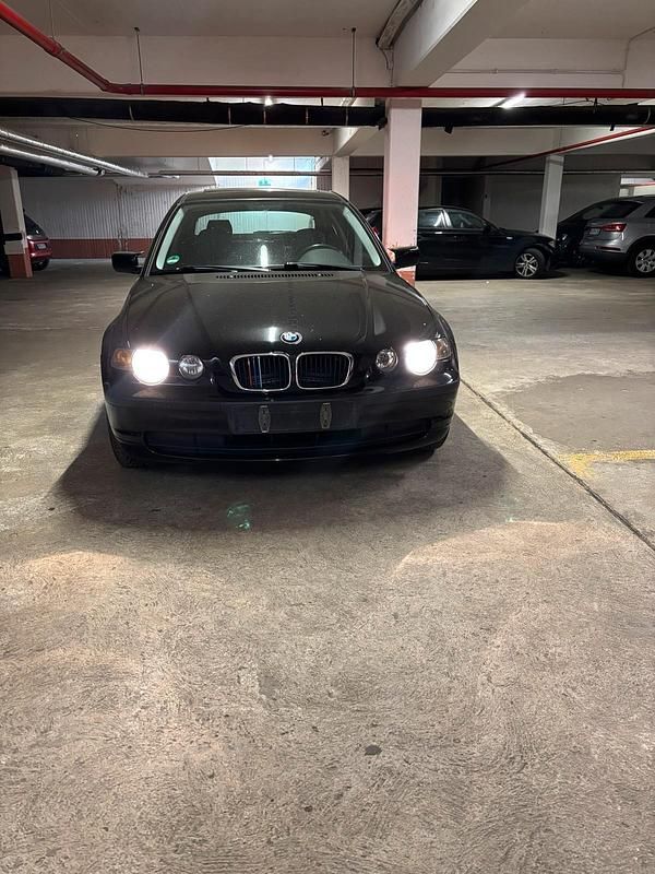 Schwarz Gebraucht 2004 BMW 316 Compact Kleinwagen | 2.200 € (Fairer Preis) - Bild 1/4
