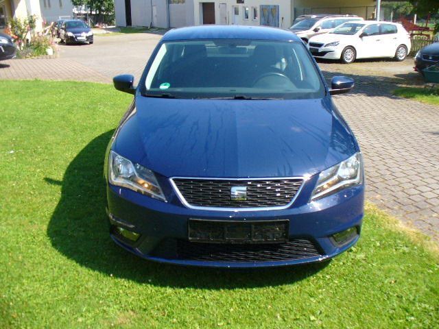 Blau Gebraucht 2015 Seat Toledo Style Limousine | 5.950 € (Guter Preis) - Bild 1/4
