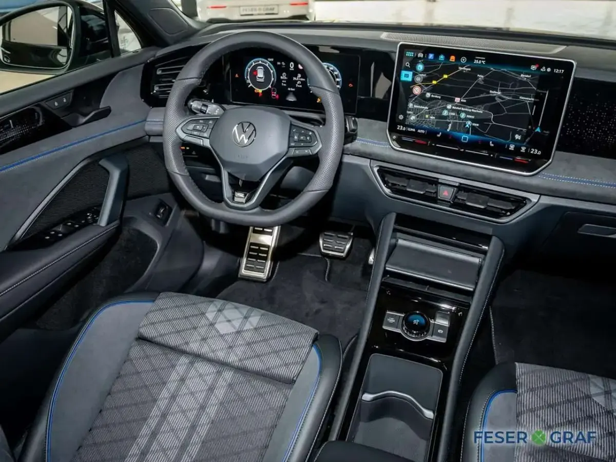 Neu VW Tiguan R-line 150 PS (110 kW) 2026 Grenadillschwarz metallic SUV