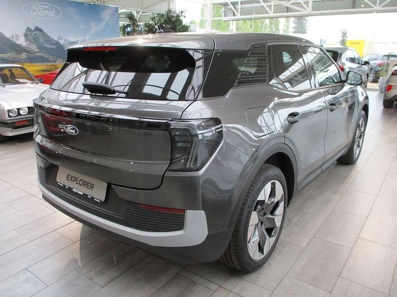 Neu Ford Explorer Premium 250 kW (340 PS) 2025 Magneticgrau (metallic) SUV