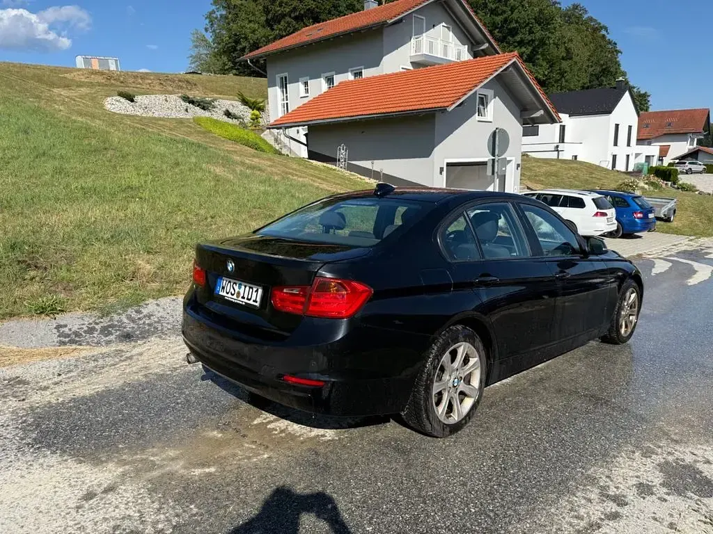 Gebraucht BMW 320 184 PS (135 kW) 2013 Schwarz Limousine