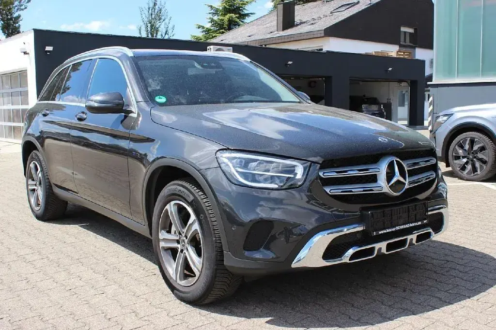 Gebraucht Mercedes GLC300 211 PS (155 kW) 2020 Grau SUV