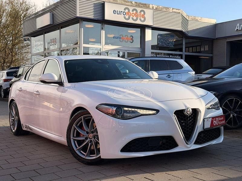 Gebraucht Alfa Romeo Giulia Super 179 PS (131 kW) 2016 Weiß Limousine